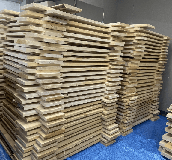 乾燥工程を経て小物へ加工